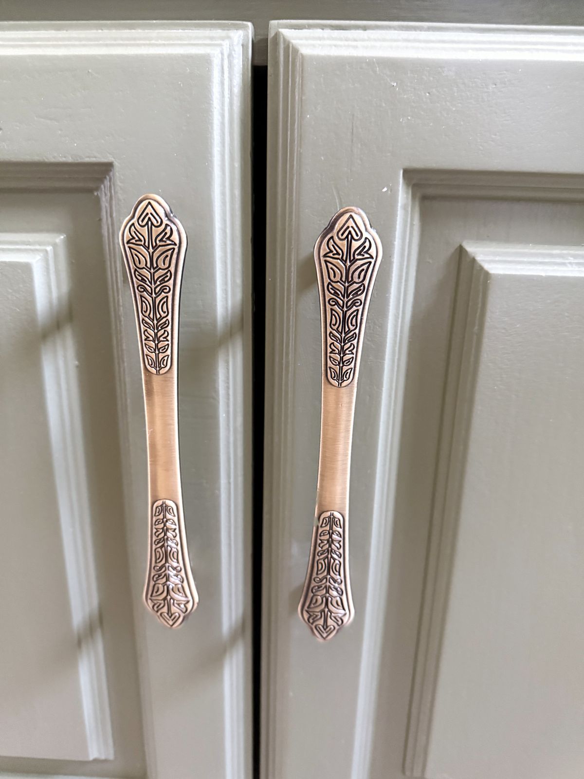 Carved pulls
